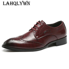 Sapatos masculinos clássicos planos de couro, ponta de asas esculpidas, italianas, formais, oxford plus size 38-48 h94 2024 - compre barato
