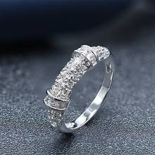 Женское Обручальное кольцо из серебра 925 пробы с фианитом 2024 - купить недорого