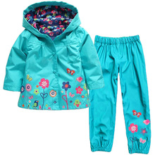 Conjunto infantil de capa de chuva, jaqueta e calça casuais com capuz, para bebês e crianças, roupa esportiva à prova d'água, outono 2024 - compre barato