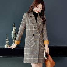 Abrigo de lana a cuadros de talla grande para mujer, abrigo delgado de longitud media, doble botonadura, versión coreana, novedad de invierno 2024 - compra barato