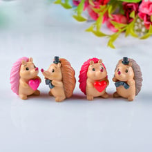 2pcs Lover Hedgehog miniature Figurine cartoon animal Figures Anime Models home wedding garden decoration DIY accessories toy 2024 - купить недорого