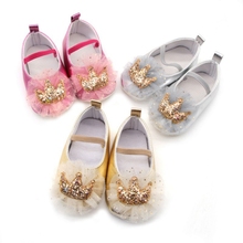 Обувь для новорожденных девочек; мягкая противоскользящая обувь для малышей; обувь принцессы с блестками и короной для первых шагов 0-18 месяцев 2024 - купить недорого