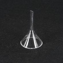 Embudo de vidrio de laboratorio en miniatura, embudo triangular de borosilicato, 50mm 2024 - compra barato