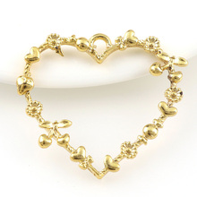 Pingente bandeja dourado vazado 2 peças, decoração de metal coração cor dourada acessórios faça você mesmo artesanato 2024 - compre barato