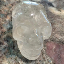 WBY---402 ++++ натуральный кварцевый резной кристалл череп реалистичный Скелет Исцеление 2024 - купить недорого