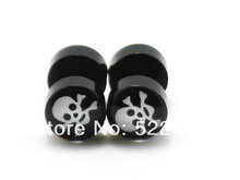 Body piercing jóias 8 mm preto acrílico crânio & crossbone imagem logotipo cheaters de plug falso brincos da orelha 2024 - compre barato