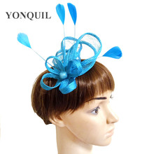 Милые шляпы-вуалетки, красивые аксессуары для волос с перьями, шляпы Sinamay, свадебные головные уборы, доступны 17 цветов, высокое качество OF1502 2024 - купить недорого
