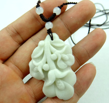 Collar con colgante de amuleto de flor tallado a mano, estatua de piedra liantiana China natural, 50x35MM, venta al por mayor 2024 - compra barato