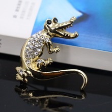 Crocodilo de Ouro Broche de Strass-Cor de Vidro Presentes De Casamento De Cristal Broches Breastpin Jóias fazendo Enfeites de Design 40*47mm 2024 - compre barato