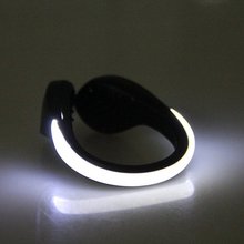 Clip de luz LED luminoso para zapatos que de seguridad, luz LED brillante para correr, ciclismo y bicicleta, novedad 2024 - compra barato