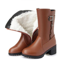 2019 nuevas botas de invierno para mujer, zapatos de gran tamaño, botas de cuero de vaca, botas de piel suave para mujer, botas altas de lana tacón 5,5 cm 2024 - compra barato