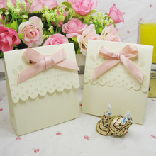 Caja de dulces de boda DIY, caja de regalo de color amarillo claro con cinta rosa/amarilla, caja de azúcar Simple, 50 unids/lote 2024 - compra barato