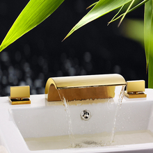Бесплатная доставка Ti-PVD золотой три отверстия с Одной ручкой Водопад кран для ванной 2024 - купить недорого