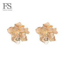FASHIONSNOOPS Brand Gold Color Flower Stud Earrings For Women 2019 Bijoux Metal Wedding Earring Statement Brinco Bijouterie 2024 - buy cheap