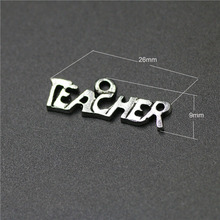 Pingente de letras antigas prateadas para formatura, alta qualidade, 10x9mm * 26mm, encanto do professor para fabricação de joias 2024 - compre barato