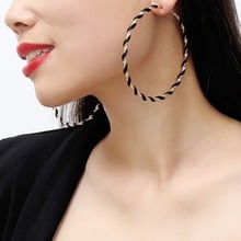 Pendiente de Aro para la oreja grande Pendiente de círculo con onda geométrica exagerada, regalo de joyas de fiesta chapadas en oro y plata para mujeres y niñas #291678 2024 - compra barato