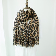Женский шарф в горошек с леопардовым принтом, модный дизайнерский шарф в испанском стиле, леопард, накидка с животным принтом 2024 - купить недорого