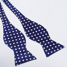 Gravata borboleta de cetim com fenda masculina, gravata borboleta ajustável tipo t-bar com design branco pontos 2016 ee 2024 - compre barato