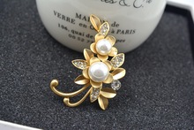 Nova flor de ouro pérola broche moda tendência feminino corsage broche cristal de swarovskis ajuste ol senhora 2024 - compre barato