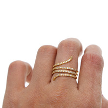 Anéis de zircônia cúbica cor de ouro para mulheres, envoltório múltiplo com faixas cor de cobra cz, enfeite elegante, joia de moda feminina 2024 - compre barato