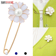 SHEEGIOR Lovely Large Female Pins and Brooches for Women Gold Collar Lapel Pins Badge Camellia Flower Pearl Brooch Jewelry Gifts 2024 - buy cheap