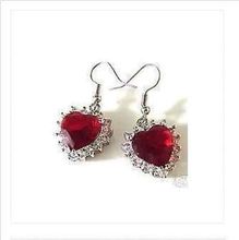Super promoção frete grátis par de joias com cristal vermelho em forma de coração 2024 - compre barato