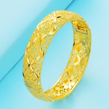 Красивый женский браслет с желтым золотом, классический модный открывающийся жесткий браслет подарочный 2024 - купить недорого