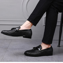 Sapatos sociais masculinos de couro, mocassim clássico, preto, sem cadarço, para escritório, para homens 2024 - compre barato