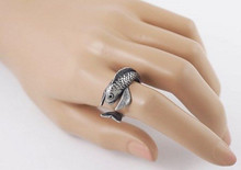 Кольцо в стиле ретро с рыбками, регулируемое кольцо с черным кристаллом 2024 - купить недорого