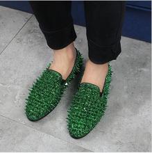 Роскошные Дизайнерские мужские туфли с шипами; Блестящие лоферы с квадратным носком на плоской подошве с заклепками; Модные мужские туфли для вечеринки, свадьбы; Цвет синий, зеленый, серебристый 2024 - купить недорого