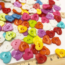 Lote de botones de corazón de plástico, 14mm, lote de costura, envío gratis, 100 unidades, PT66 2024 - compra barato