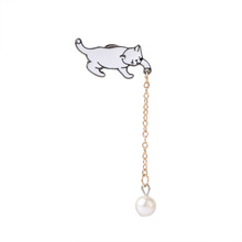 Cute White Cat Brooch with Alloy Chain Imitation Pearl Cartoon Enamel Pin Women Jackets Lapel Badge Pin Fashion Brooches Jewelry 2024 - buy cheap