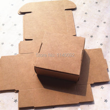 Caja de embalaje de papel kraft de 4,9x4,7x2 cm de grosor, lote de 50 piezas, caja de dulces de tamaño pequeño, caja de regalo encantadora, caja de joyería 2024 - compra barato