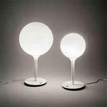Lámpara de mesa de bola de cristal blanco de Metal, decoración de escritorio, moderna y moderna, para dormitorio, sala de estar y restaurante 2024 - compra barato