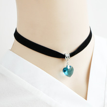 Женское бархатное ожерелье-чокер с подвеской в виде сердца 2024 - купить недорого