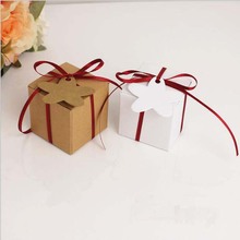 Caixas de papel de presente 5x5cm, 100 peças, lembranças de casamento, caixa de doces com fita e etiqueta 2024 - compre barato