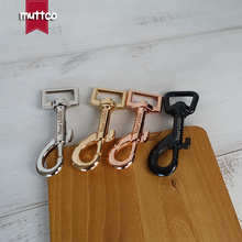 Engraved buckle, We provide laser engraving service customize LOGO 20mm dog clip hook 4 colors 2024 - buy cheap