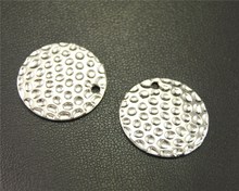 25 peças cor de prata martelado redonda pingente amuleto diy colar pulseira achados 22mm apente 2024 - compre barato