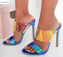 2019 novas mulheres sandálias de dedo aberto sapatos de festa sandálias multi cor vestido estampado de pele de cobra sapatos de salto alto sapato sexy verão PVC sapatos 2024 - compre barato