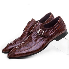 Мужские классические туфли под крокодиловую кожу коричневого/черного цвета, свадебная обувь из натуральной кожи, повседневные мужские деловые туфли с пряжкой 2024 - купить недорого