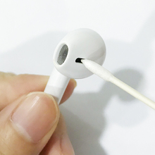 Palo de algodón desechable para Apple AirPods, 1/2 bastoncillos de algodón, herramientas de limpieza para Airpods 2, auriculares inalámbricos con Bluetooth, 24x 2024 - compra barato