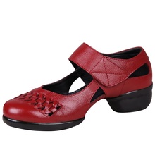 Zapatos de baile modernos para mujer, sandalias cuadradas de cuero con fondo suave, zapatillas de deporte de fondo, zapatos de baile para mujer 2024 - compra barato