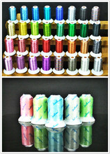 Máquina metálica de coser hilo de bordar Kit lujoso de hilos-500m * 32 colores surtidos, alto brillo, fuerte fuerza 2024 - compra barato