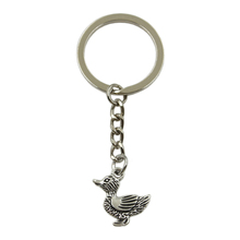 Llavero con colgante de pato Quacker para hombre, cadena de Metal, Color plateado, regalo de coche, recuerdos, envío directo 2024 - compra barato