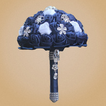 Buquê de buquê de casamento feito à mão, 18cm, para madrinhas, buquê de cetim, cor azul marinho e branco, com flores e suporte 2024 - compre barato