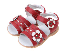 SandQ-Sandalias para niñas pequeñas, calzado de piel suave, color rojo, Punta abierta, flores blancas, regalo, suela antideslizante, hecho a mano, novedad 2024 - compra barato