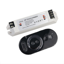 Rf led toque dimmer DC12-24V max 288 w 6a 2 canais rf toque dimmer controlador com controle remoto para a única cor conduziu a lâmpada 2024 - compre barato