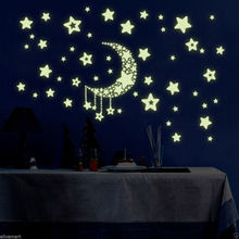 Творческий с изображением луны и звезд, планета светится в темноте; Блестящие светящиеся наклейки на стену для детской комнаты настенный Декор Виниловая наклейка для спальни домашний декор 2024 - купить недорого