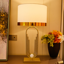 Luminária de mesa metálica, luz retrô com design nórdico, minimalista, para sala de estar e quarto 2024 - compre barato