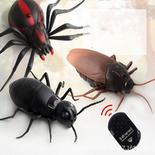 Хитрый инфракрасный пульт дистанционного Управление Таракан Паук Ant RC игрушки поддельные электрические игрушки животных подарок на Хэллоуин для детей взрослых шутки насекомых 2024 - купить недорого